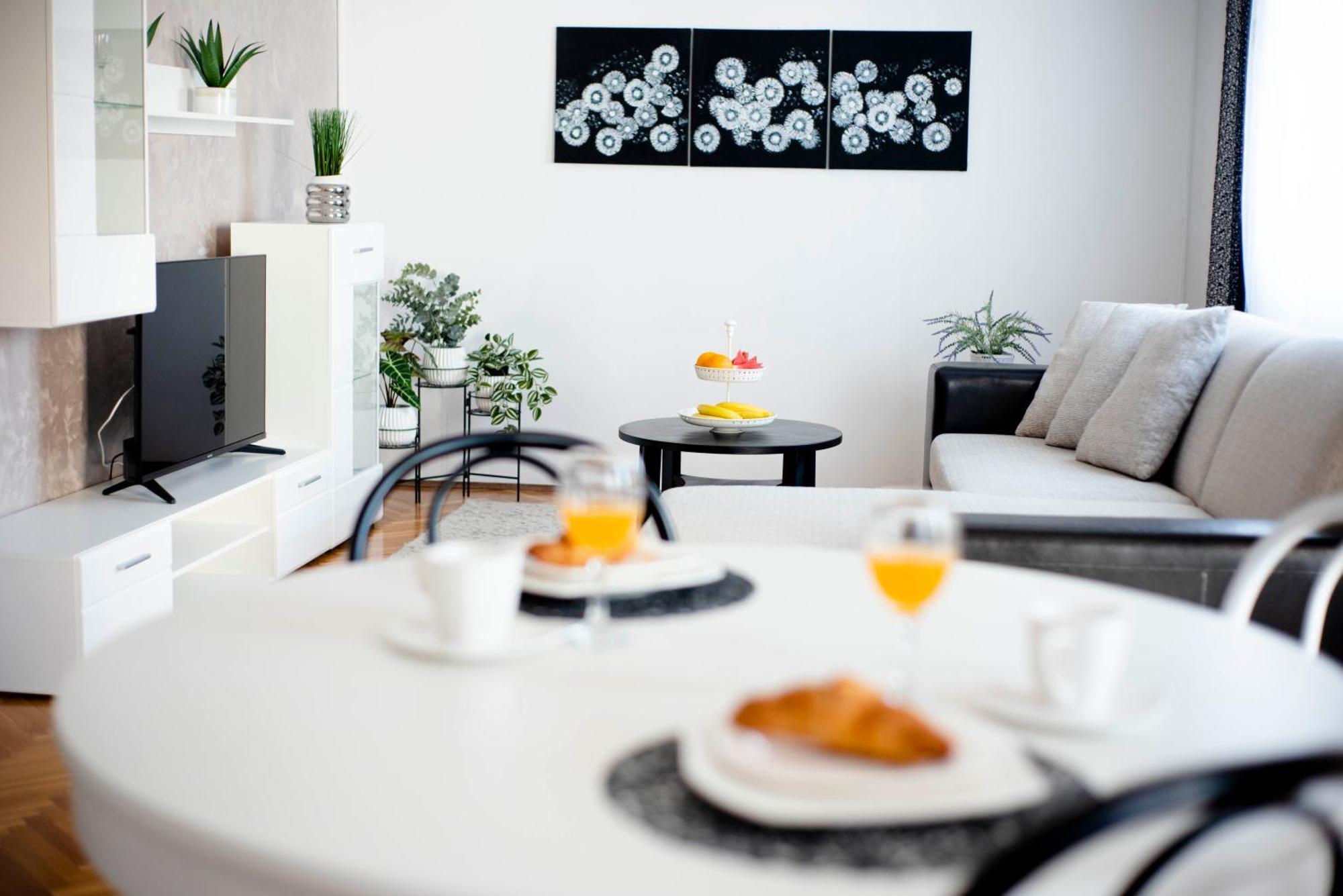 Apartman Karla Sinj Zewnętrze zdjęcie
